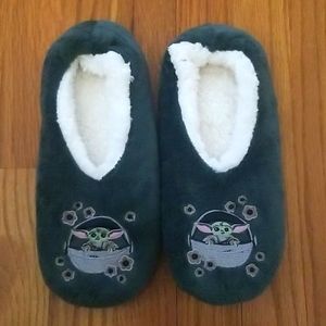 New Vera Bradley Grogu Baby Yoda Large Slippers